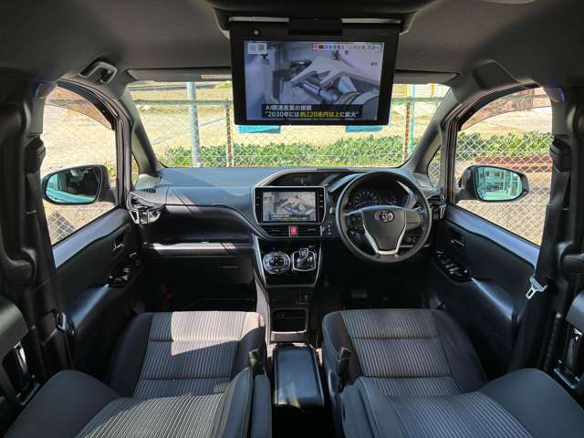 トヨタ ヴォクシー １．８ ハイブリッド ＺＳ 煌 H30年 (近畿) 99