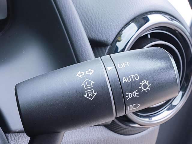 マツダ ＭＡＺＤＡ２ １．５ １５Ｃ R2年 (近畿) 99