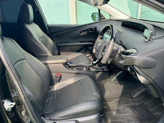トヨタ プリウスＰＨＶ １．８ Ｓ H29年 (近畿) 99