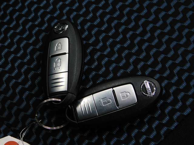 日産 ノート １．２ Ｘ H25年 (近畿) 99