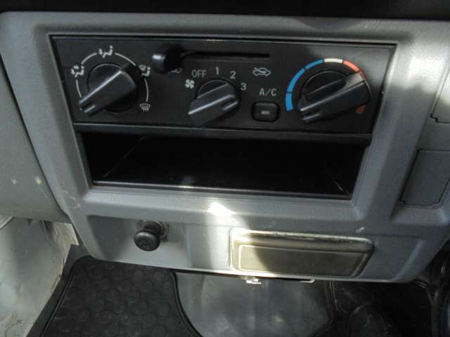 日産 クリッパートラック ６６０ ＳＤ H25年 (近畿) 99