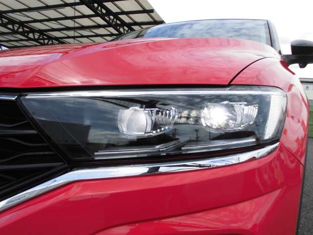 フォルクスワーゲン Ｔ－ＲＯＣ ＴＤＩ スタイル デザイン パッケージ ディーゼルターボ R3年 (近畿) 99