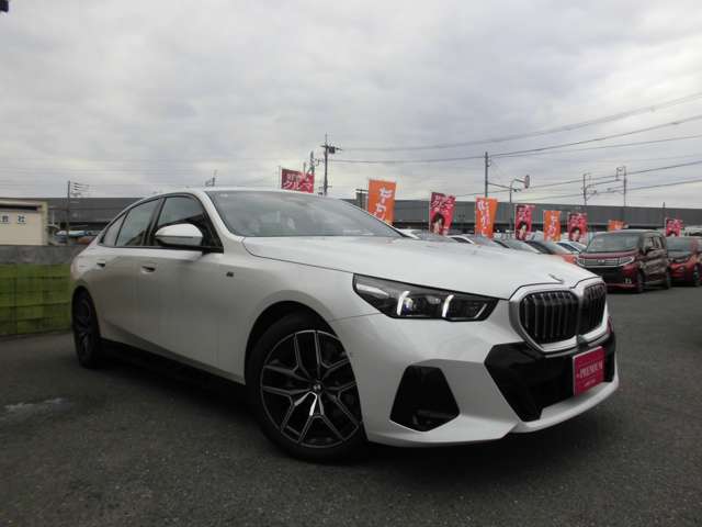ＢＭＷ ５シリーズ ５２３Ｄ Ｘドライブ Ｍスポーツ ディーゼルターボ ４ＷＤ R7年 (近畿) 99