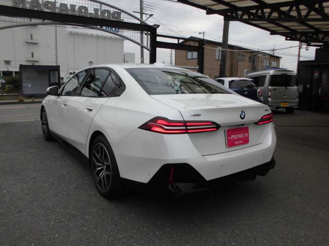 ＢＭＷ ５シリーズ ５２３Ｄ Ｘドライブ Ｍスポーツ ディーゼルターボ ４ＷＤ R7年 (近畿) 99