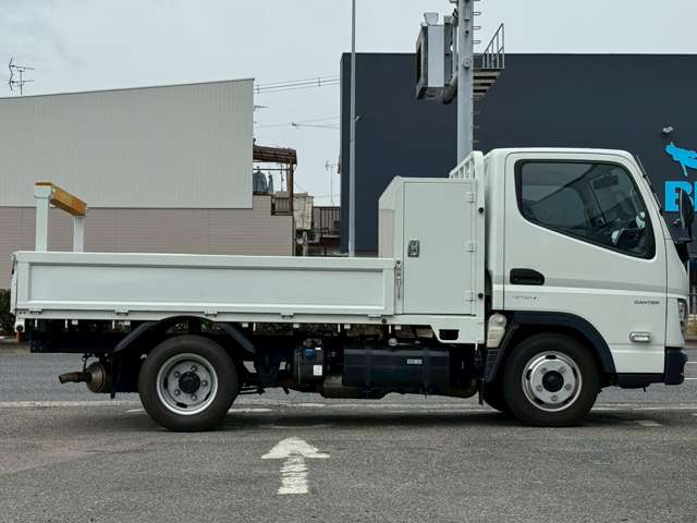 三菱フソウ キャンター ３．０ 全低床 ディーゼルターボ R4年 (近畿) 99