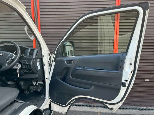 トヨタ ハイエースバン ２．８ ＤＸ ロング ＧＬパッケージ ディーゼルターボ R4年 (近畿) 99