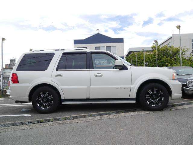 リンカーン ナビゲーター アルティメイト ５．４ ４ＷＤ H18年 (近畿) 99
