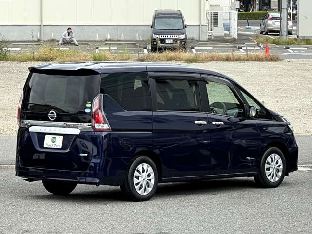日産 セレナ ２．０ Ｘ H28年 (近畿) 99