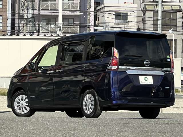 日産 セレナ ２．０ Ｘ H28年 (近畿) 99