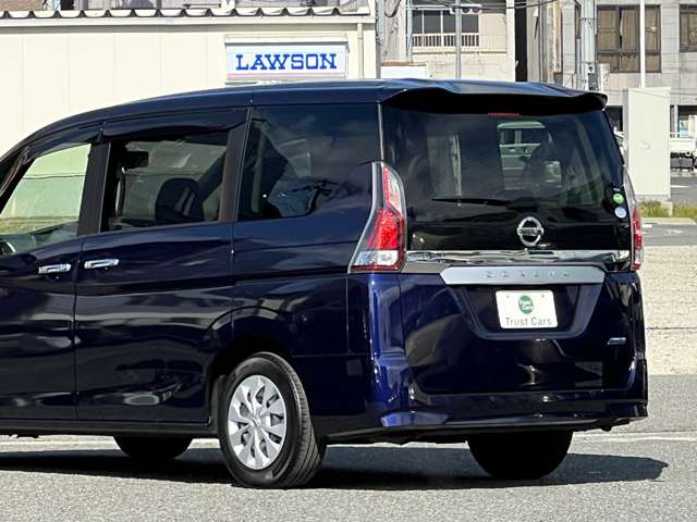 日産 セレナ ２．０ Ｘ H28年 (近畿) 99