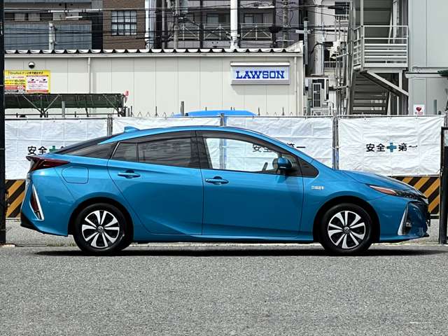 トヨタ プリウスＰＨＶ １．８ Ｓ ナビパッケージ H29年 (近畿) 99