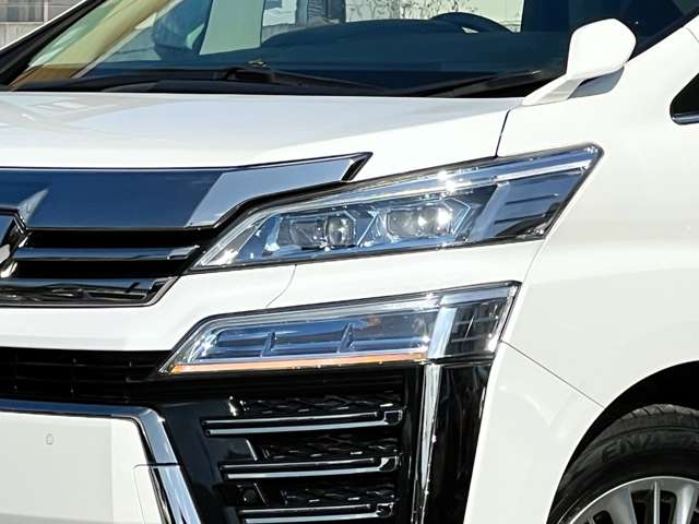 トヨタ ヴェルファイア　ハイブリッド ハイブリッド ２．５ ＺＲ Ｅ－ＦＯＵＲ ４ＷＤ R1年 (近畿) 99