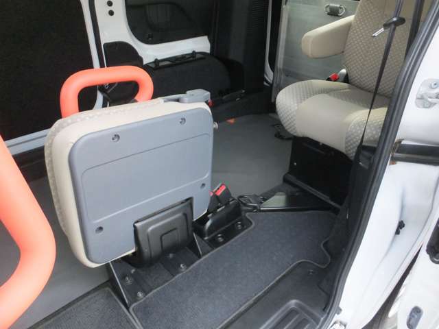日産 ＮＶ２００バネットバン １．６ チェアキャブ 車イス２名仕様 H27年 (近畿) 99