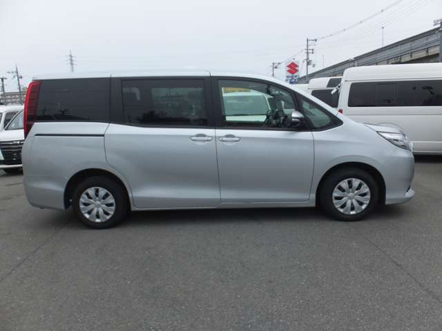 トヨタ ノア ２．０ Ｘ ウェルキャブ スロープタイプＩ 車イス２脚仕様車 ４ＷＤ H27年 (近畿) 99