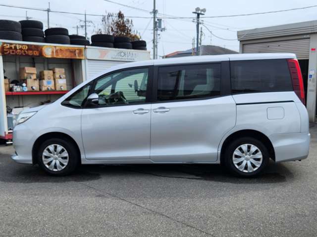 トヨタ ノア ２．０ Ｘ ウェルキャブ スロープタイプＩ 車イス２脚仕様車 ４ＷＤ H27年 (近畿) 99