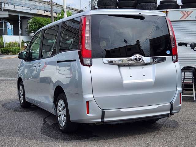 トヨタ ノア ２．０ Ｘ ウェルキャブ スロープタイプＩ 車イス２脚仕様車 ４ＷＤ H27年 (近畿) 99