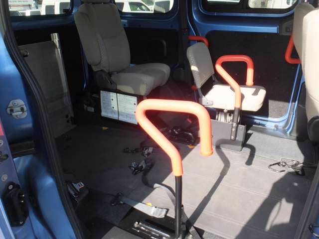 日産 ＮＶ２００バネットバン １．６ チェアキャブ 車イス２名仕様 H29年 (近畿) 99