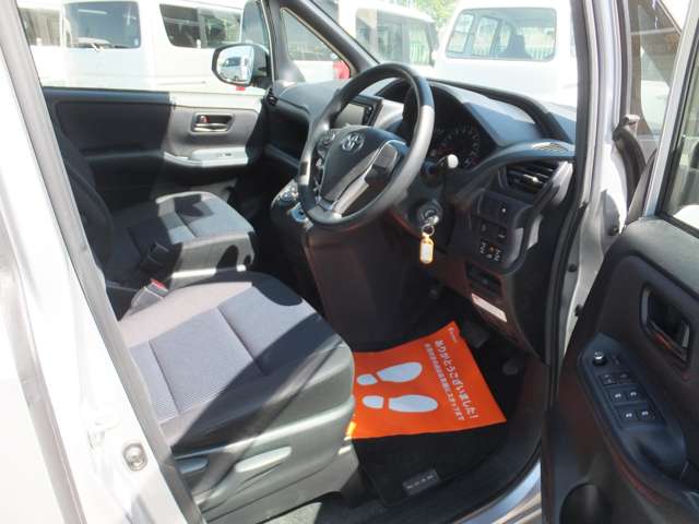 トヨタ ノア ２．０ Ｘ ウェルキャブ スロープタイプＩ 車イス２脚仕様車 H28年 (近畿) 99