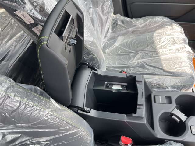 スバル フォレスター　ハイブリッド ２．５ エックスブレイク Ｓ：ＨＥＶ ＥＸ ４ＷＤ R8年 (近畿) 99
