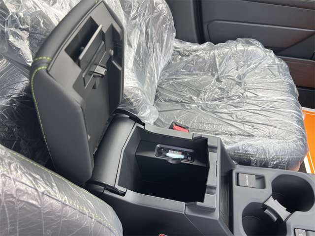 スバル フォレスター　ハイブリッド ２．５ エックスブレイク Ｓ：ＨＥＶ ＥＸ ４ＷＤ R8年 (近畿) 99