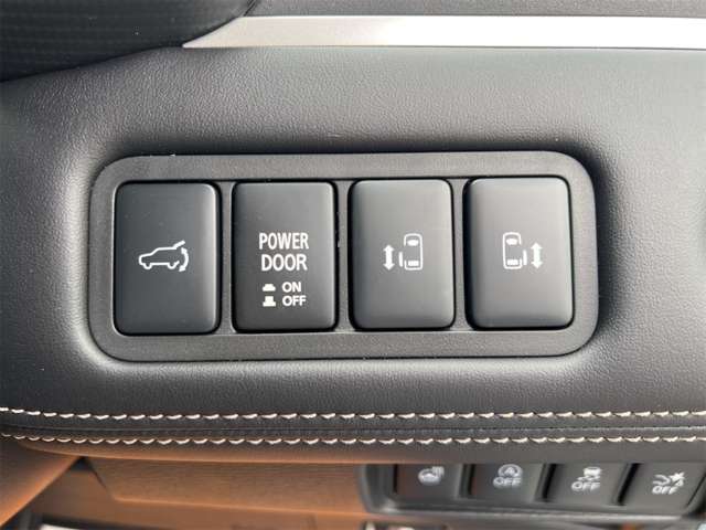 三菱 デリカ　Ｄ：５ ２．２ Ｐ ディーゼルターボ ４ＷＤ R8年 (近畿) 99