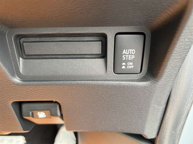 三菱 デリカ　Ｄ：５ ２．２ Ｐ ディーゼルターボ ４ＷＤ R8年 (近畿) 99
