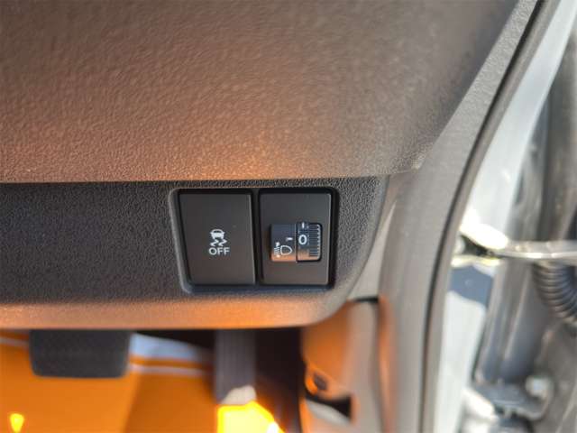 ホンダ Ｎ　ＢＯＸ カスタム ６６０ ターボ コーディネートスタイル ２トーン R8年 (近畿) 99