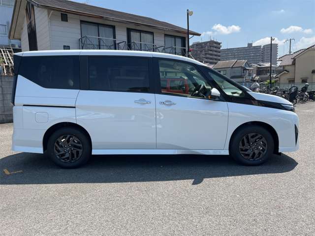 日産 セレナ １．４ Ｅ－ＰＯＷＥＲ ハイウェイスターＶ R8年 (近畿) 99