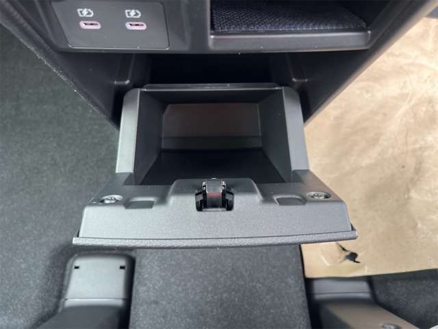 三菱 デリカ　Ｄ：５ ２．２ Ｐ ディーゼルターボ ４ＷＤ R8年 (近畿) 99