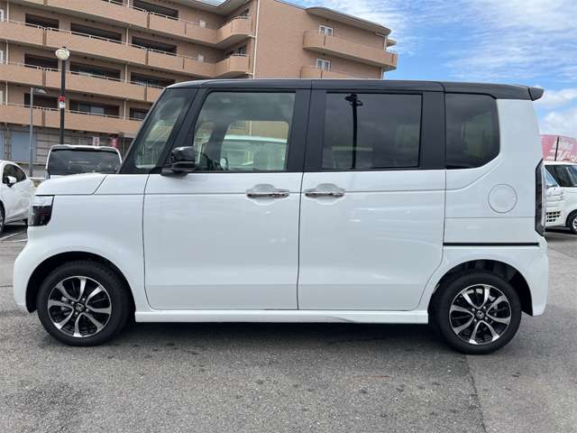 ホンダ Ｎ　ＢＯＸ カスタム ６６０ コーディネートスタイル ２トーン R7年 (近畿) 99