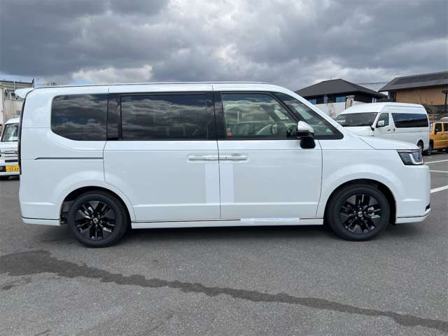 ホンダ ステップワゴン　ハイブリッド ２．０ Ｅ：ＨＥＶ スパーダ R8年 (近畿) 99