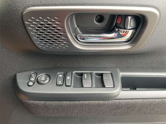ホンダ Ｎ　ＢＯＸ カスタム ６６０ R7年 (近畿) 99