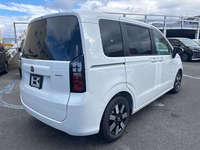ホンダ フリード　ハイブリッド １．５ Ｅ：ＨＥＶ エアー ＥＸ R7年 (近畿) 99