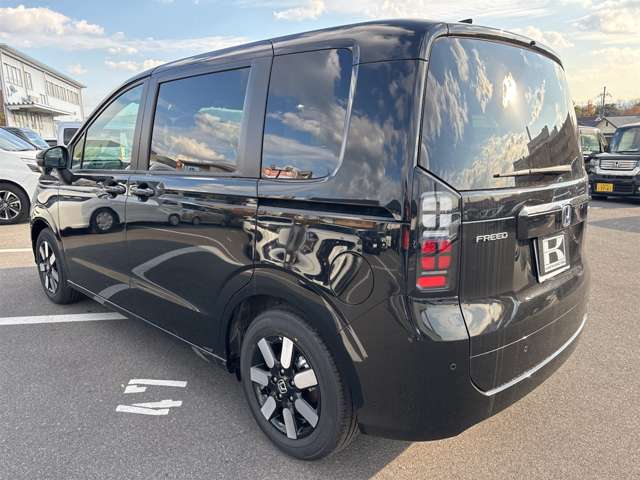 ホンダ フリード　ハイブリッド １．５ Ｅ：ＨＥＶ エアー ＥＸ R7年 (近畿) 99