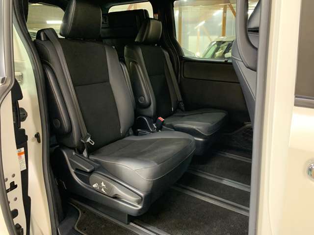 トヨタ ノア ２．０ ＳＩ ＷＸＢＩＩ R2年 (近畿) 99