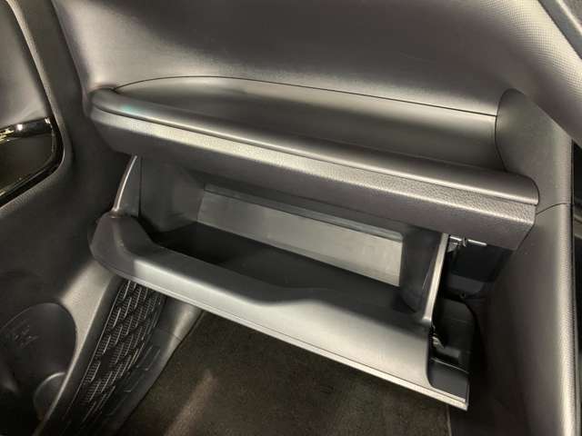 トヨタ ノア ２．０ ＳＩ ＷＸＢＩＩ R2年 (近畿) 99