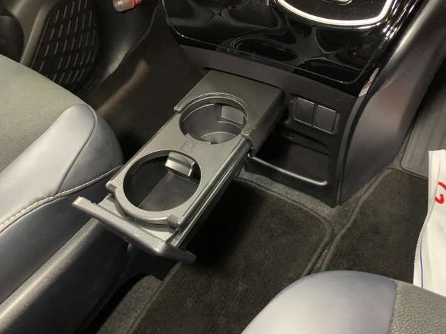 トヨタ ノア ２．０ ＳＩ ＷＸＢＩＩ R2年 (近畿) 99