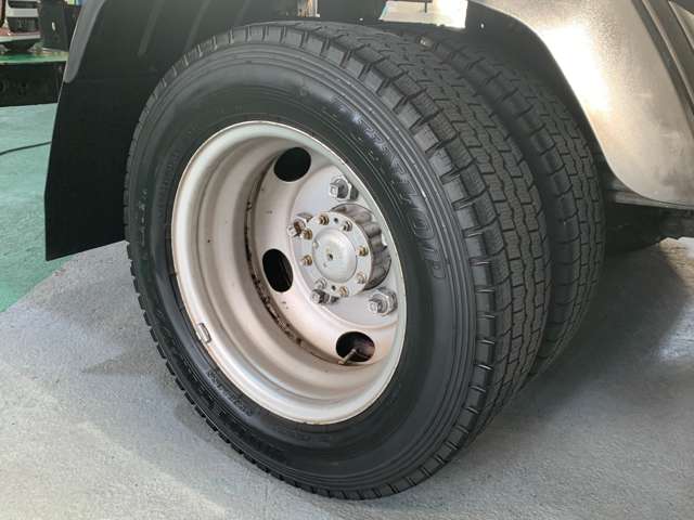 日野自動車 デュトロ ４．０ セミロング 高床 ディーゼルターボ H27年 (近畿) 99