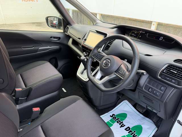 日産 セレナ ２．０ ハイウェイスター ＶセレクションＩＩ R1年 (中国) 99