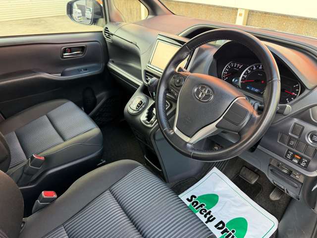 トヨタ ヴォクシー ２．０ ＺＳ 煌 H27年 (中国) 99