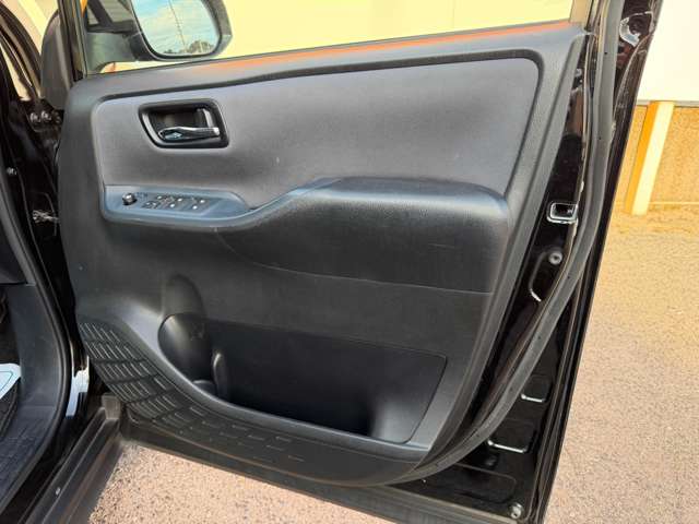 トヨタ ヴォクシー ２．０ ＺＳ 煌 H27年 (中国) 99