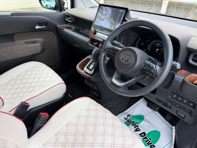 トヨタ シエンタ　ハイブリッド ハイブリッド １．５ Ｚ R4年 (中国) 99