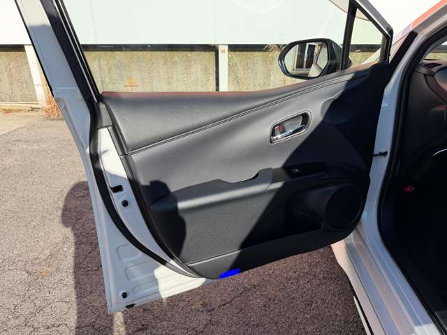 トヨタ プリウスＰＨＶ １．８ Ｓ ナビパッケージ セーフティ プラス H30年 (中国) 99