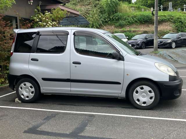 トヨタ ファンカーゴ １．３ Ｘ H17年 (中国) 99