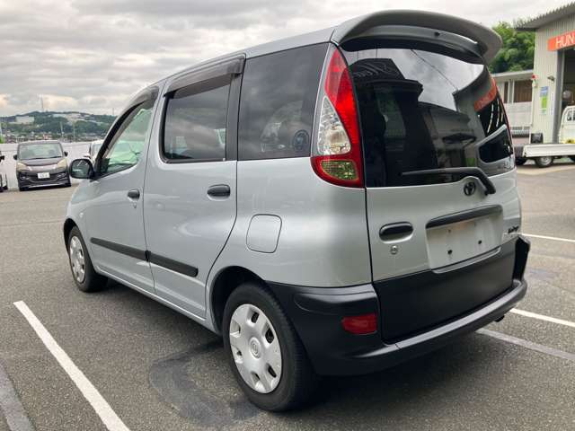 トヨタ ファンカーゴ １．３ Ｘ H17年 (中国) 99