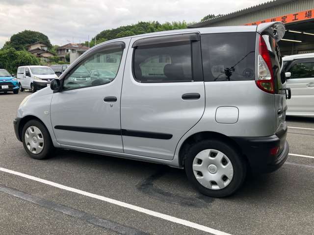 トヨタ ファンカーゴ １．３ Ｘ H17年 (中国) 99