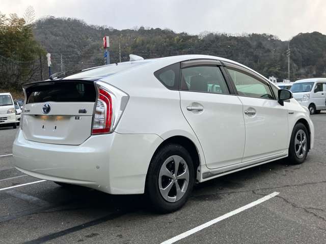 トヨタ プリウス １．８ Ｓ マイコーデ H25年 (中国) 99