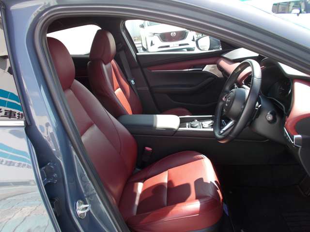 マツダ ＭＡＺＤＡ３　ファストバック １．８ ＸＤ バーガンディ セレクション ディーゼルターボ R1年 (中国) 99
