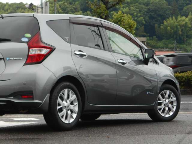 日産 ノート １．２ Ｅ－ＰＯＷＥＲ メダリスト H29年 (中国) 99