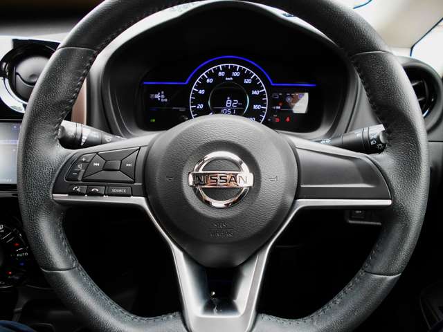 日産 ノート １．２ Ｅ－ＰＯＷＥＲ メダリスト H29年 (中国) 99